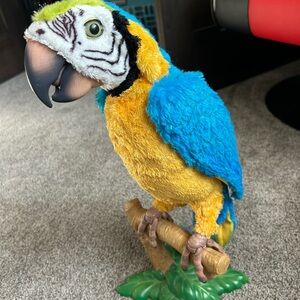 FurReal Friends Squawkers McCaw Interactive Talking Parrot Bird No Remote Read
